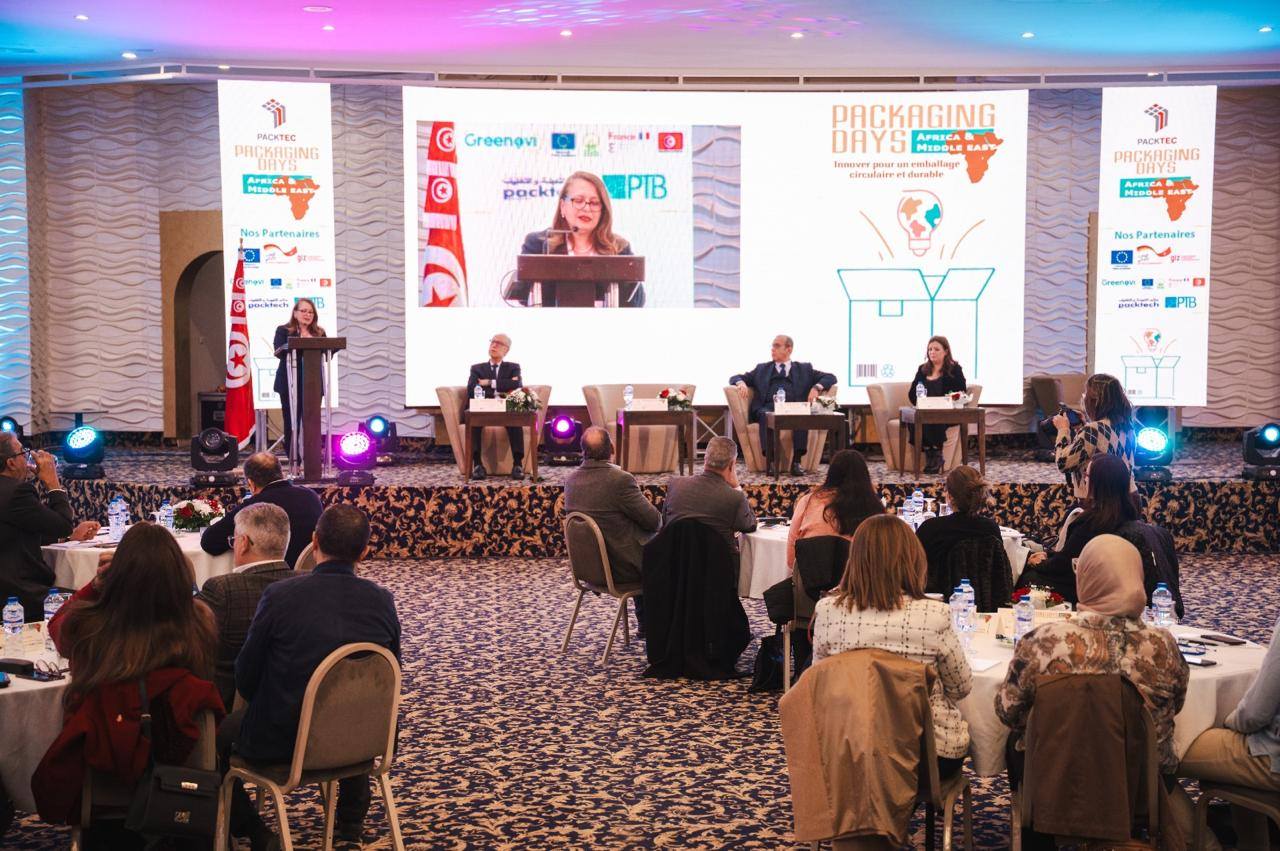 وزيرة الصناعة: بلادنا تمتلك إمكانيات هامّة تسمح لها بالتموقع كفاعل إقليمي استراتيجي في قطاع التغليف في إفريقيا والشرق الأوسط